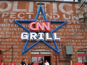 Reporting From Denver: The CNN Grill Brings All the Bloggers to Its Bar