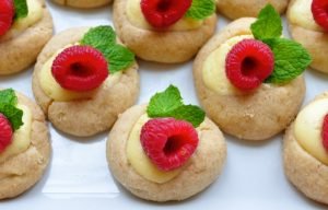 Healthy Holiday Recipe: Raspberry-Mint Cheesecake Bites