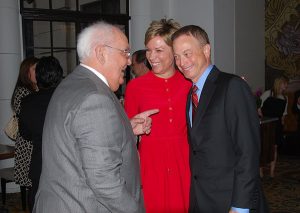 Gary Sinise Hosts a Dinner to Raise Money for Wounded Veterans