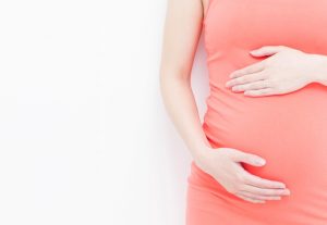 Hospitals Are Limiting Visitors During Childbirth. So Doulas Are Now FaceTiming Into Delivery Rooms.