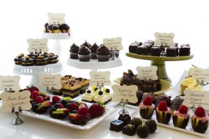 Pinteresting: 10 Wedding Dessert Bar Ideas