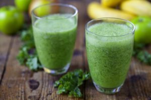 Make Your Own Starbucks-Inspired Kale Smoothie