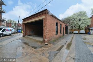 0,000 Dupont Garage Drops in Price