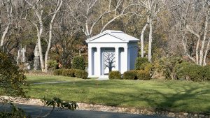 The Battle Over Ben Bradlee’s Mausoleum Isn’t Finished