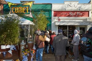 Supporters Pack Comet Ping Pong After Gunman Incident