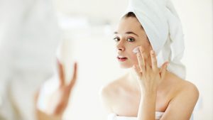 A Beginner’s Guide to Retinoids, Dermatologists’ Favorite Anti-Wrinkle Treatment