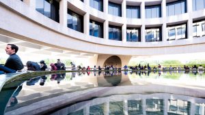 Waiting in Ridiculously Long Lines is Washington’s Latest Status Symbol