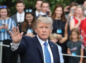 What Donald Trump Would Look if He Actually Had a Chin