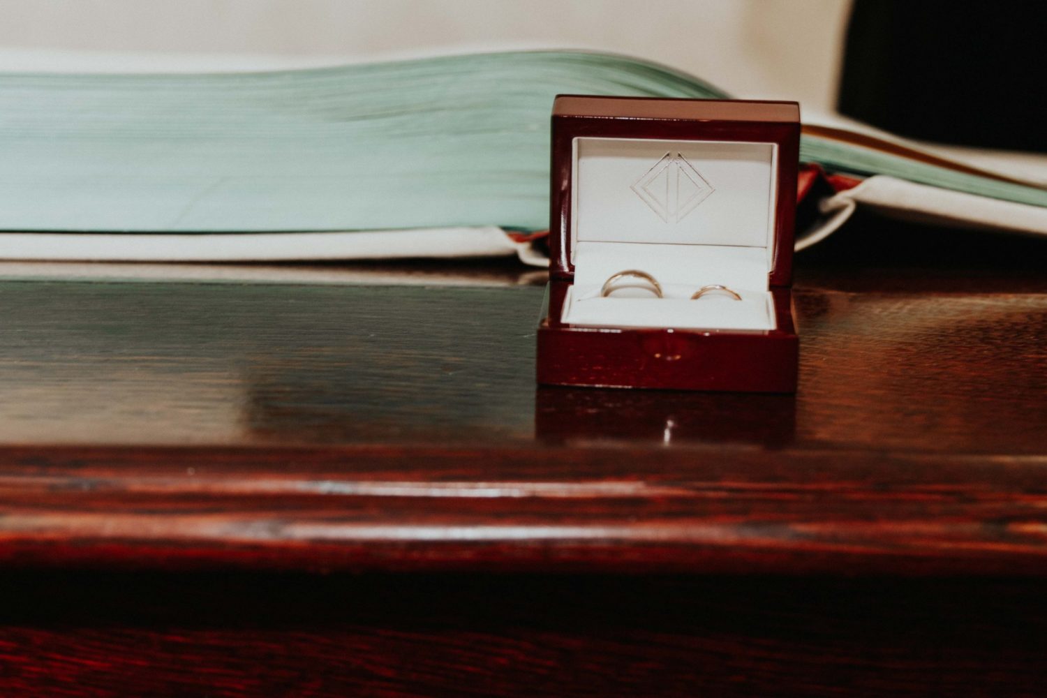 Sara Nicholes + Jacob Cooley Baltimore Courthouse Wedding Juno | Elizabeth McConeghey 8 Sara Nicholes + Jacob Cooley Baltimore Courthouse Wedding Juno | Elizabeth McConeghey 8