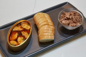 Georgetown’s Swanky New Raw Bar and Grill Serves 0 Cockles and Other Tinned Seafood