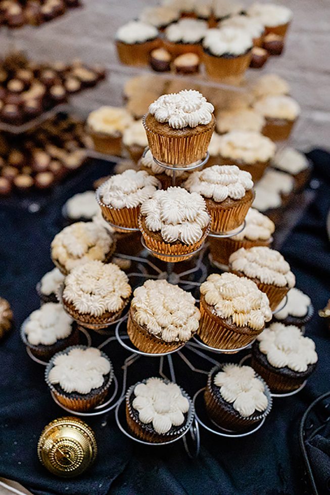 Melissa Hmelnicky and Jill Tighe | Bee Two Sweet16 Melissa Hmelnicky and Jill Tighe | Bee Two Sweet16