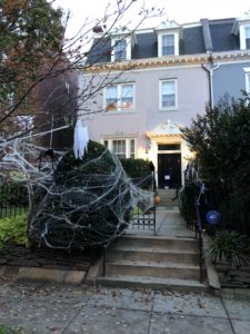 Javanka Handed Out Apple Cider on Halloween