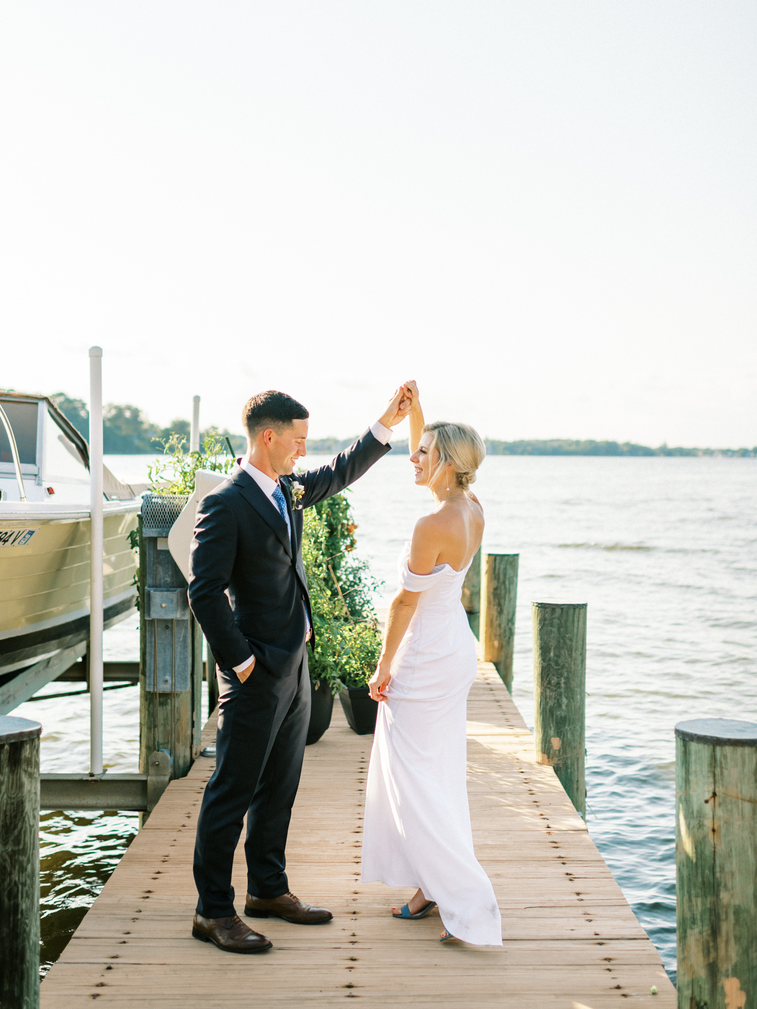 Gray_Joiner_e. losinio photography_annapolis-maryland-waterfront-elopement-293