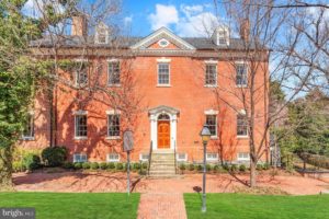 This Virginia Mansion Is for Sale. What They Don’t Say Is That It’s Robert E. Lee’s Childhood Home.