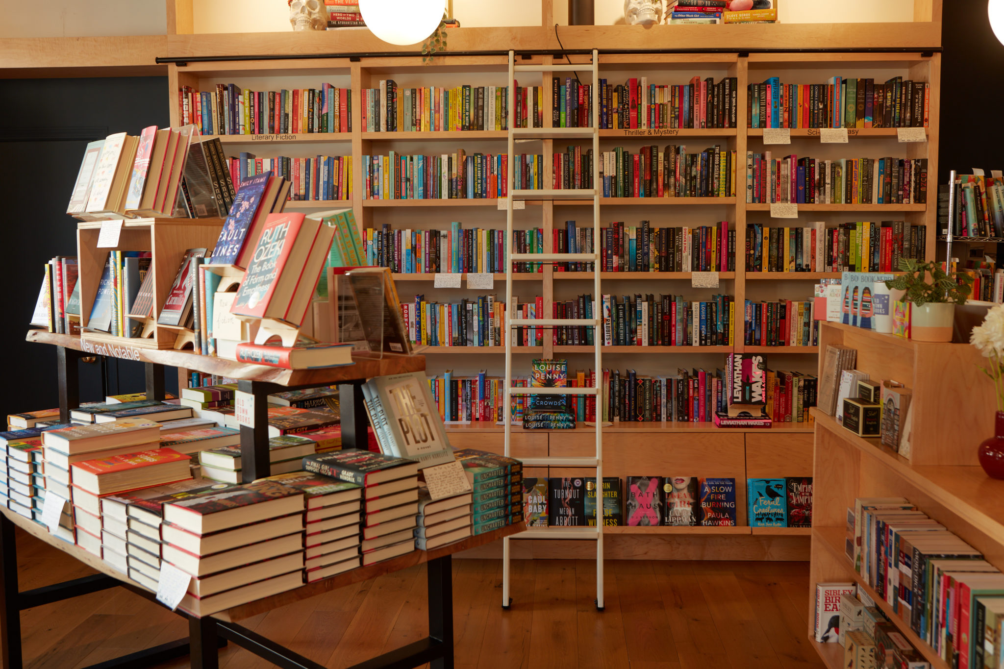 24 Independent Bookstores to Browse in the DC Area 
