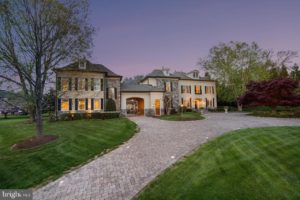 You Can Party With Alpacas Tonight at This Great Falls Mansion’s Open House