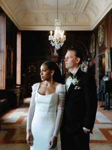 The Portraits From This “Romantic, Vintage-Chic” Wedding Are Total Photo Inspo