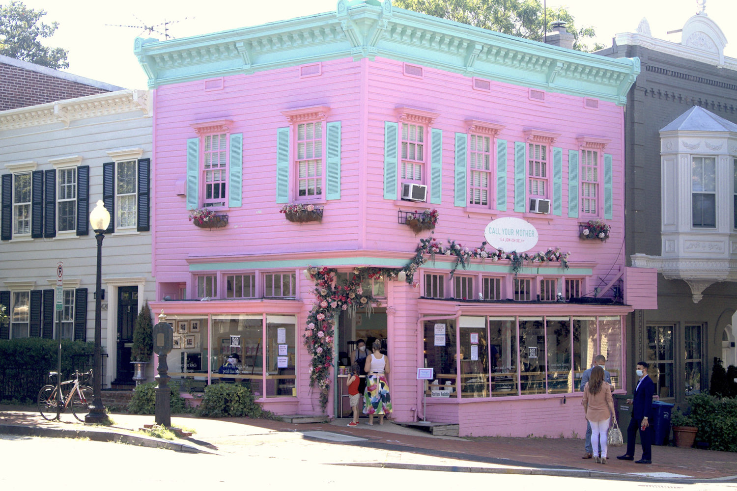 Photograph of Call Your Mother’s Georgetown location by Kayla Wallace.