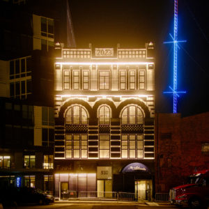 How the Atlantis Cleverly Recreates ’80s and ’90s DC