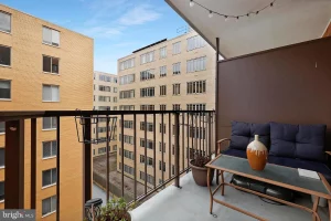 Bob Woodward’s Apartment From the Watergate Era Is for Sale