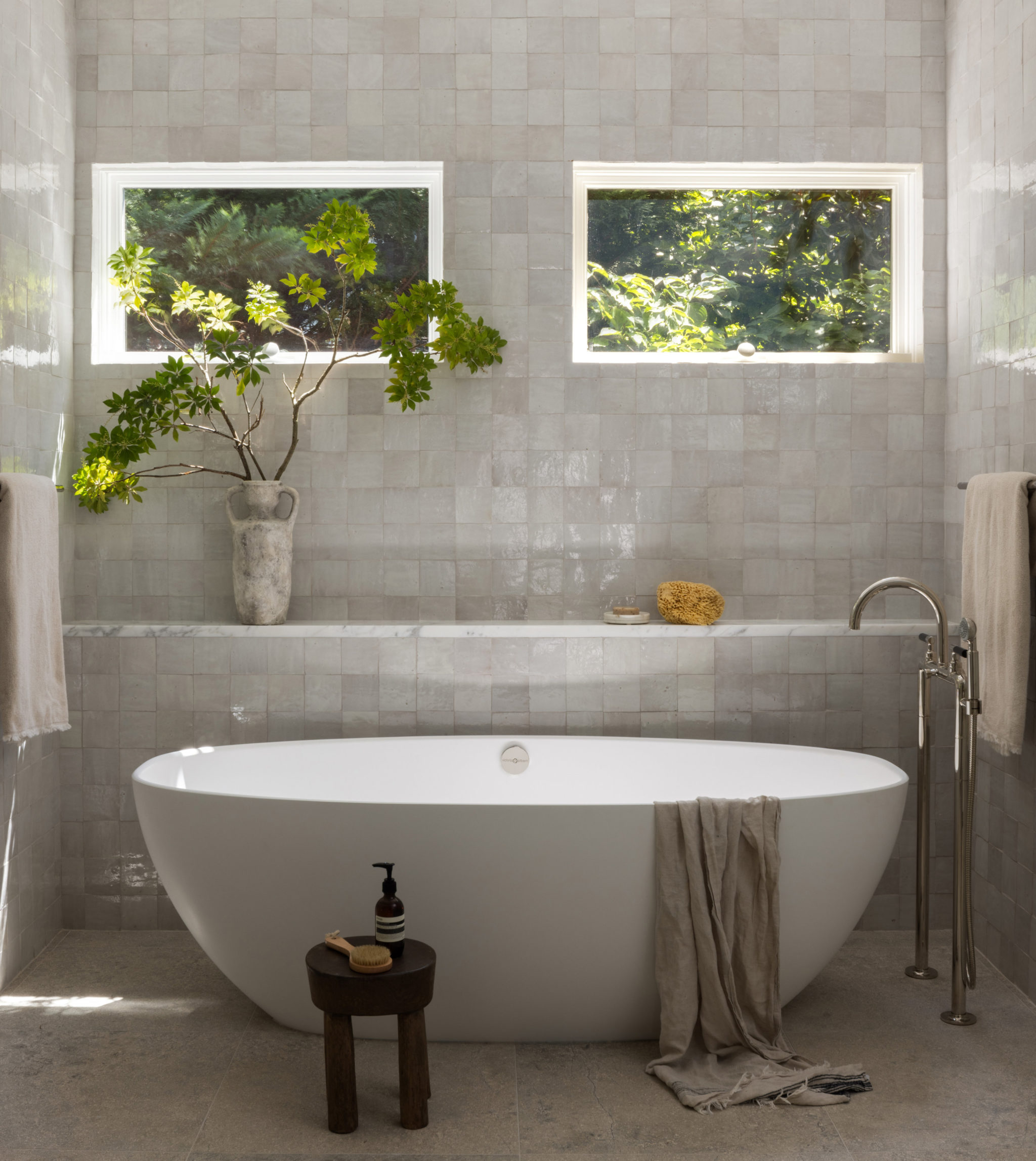 Thinking of Getting a Freestanding Tub? Here Are 4 Things to Consider.