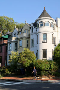 Neighborhood Guide: Where to Eat, Shop, and Play in Capitol Hill