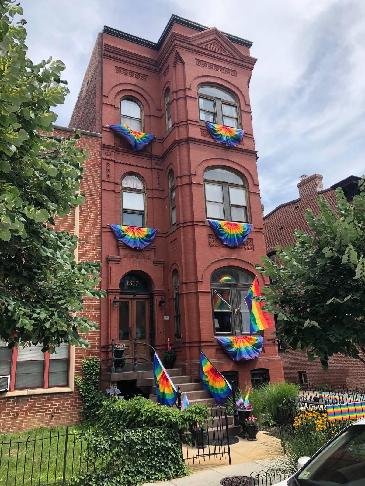 2BR1BA Pride Airbnb in Dupont 2BR1BA Pride Airbnb in Dupont