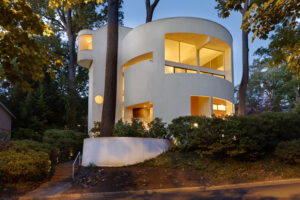 A Couple Restored This Cool Modern House in Chevy Chase
